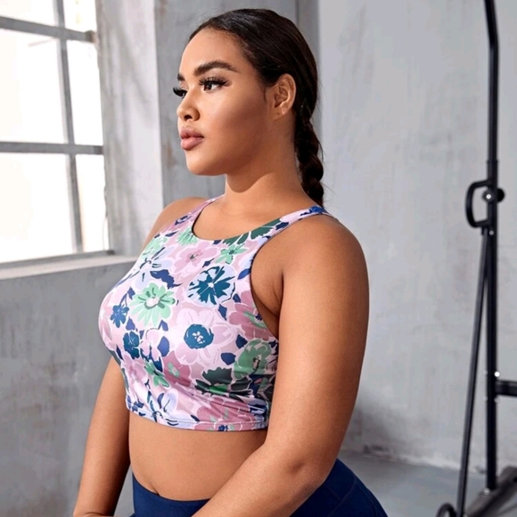 Plus Floral Criss Cross Back Sports Bra - Picture 1 of 6